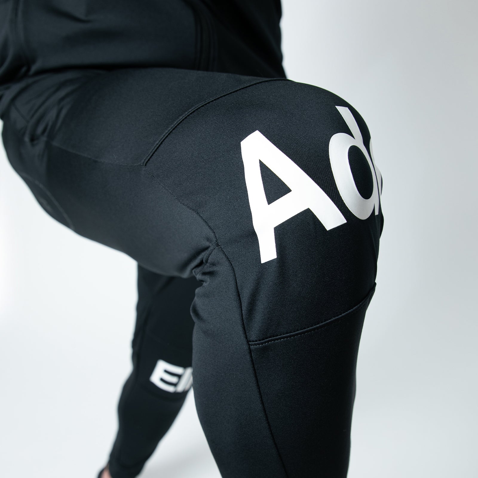 Hero Suit Track Bottoms / Men (add.03)